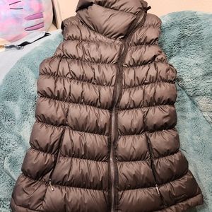Black Athleta Down puffer Vest Medium